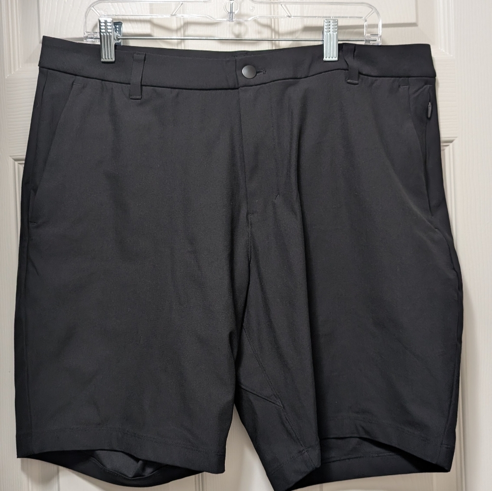 Lululemon Commission Classic-Fit Short 9" *Warpstreme Black Size 36